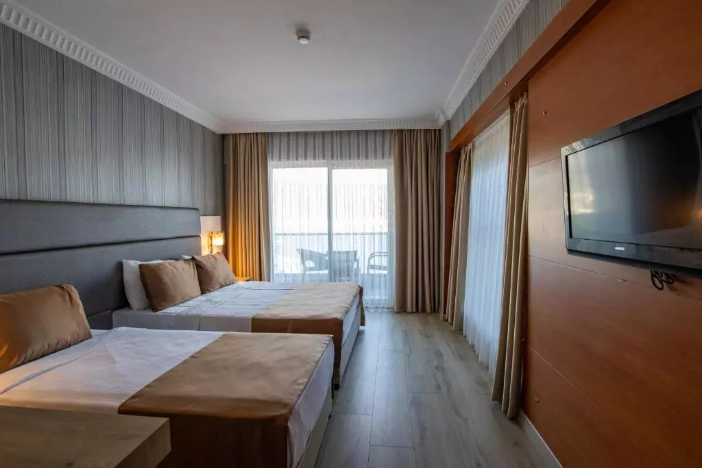 هتل پوینت بیچ مارماریس